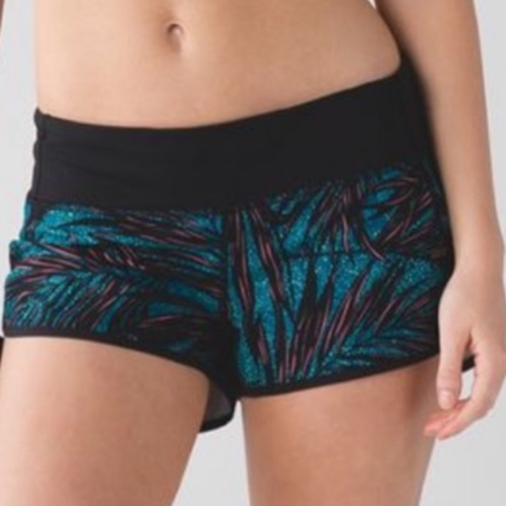 Lululemon Speed Short - Palm Lace Tofino Teal Multi / Black - size 2